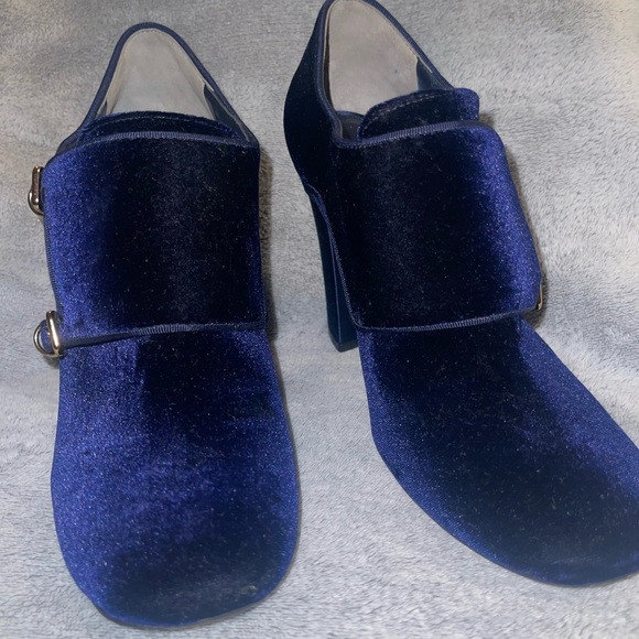 TORY BURCH BLUE VELVET CARLEY. EUC - Picture 2 of 7